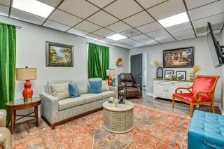 8 Mi to Tarpon Springs Sponge Docks Gem with Games - 8