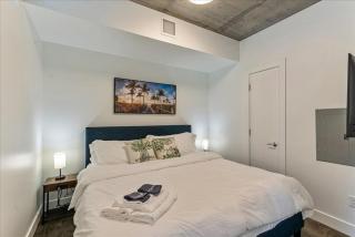 Downtown Lux Bldg - Rooftop Pool-hottub - King bed - Salt Lake City - 9