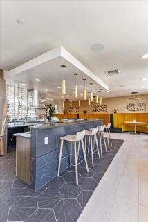 Downtown Lux Bldg - Rooftop Pool-hottub - King bed - Salt Lake City - 2