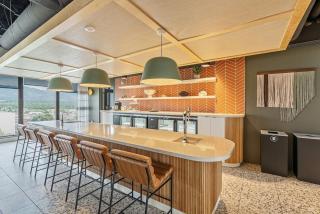 Central Studio Apt - 65 TV - Gym - Parking - 7