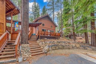 Tahoe City Retreat Forest Views and Fireplace - Tahoe City - 6