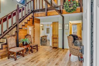 Tahoe City Retreat Forest Views and Fireplace - Tahoe City - 2