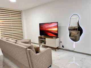 Exclusivo Departamento en vía a la costa, ideal para citas en el consulado - Guayaquil - 6