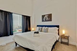 Spacious townhouse - Mins to Downtown SLC - Garage - 3