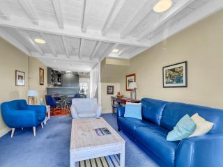 Waterfront 2-Bedroom Harbour View Apartment - Akaroa - 5