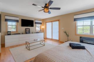 Luxury Hillside Farmhouse on The Bay of Quinte - Belleville - 8