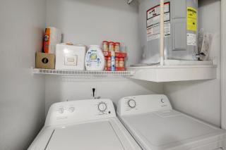 Stylish 1BD Apartment with Resort-Style Pool&Gym - Plano - 5