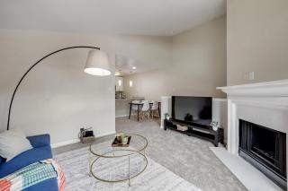 Stylish 1BD Apartment with Resort-Style Pool&Gym - Plano - 6