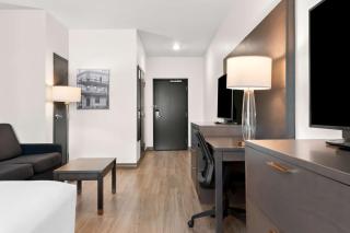 Best Western Plus Morden - 1