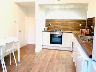 Quiet apartment close to station & Stirling Castle - 9