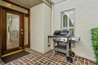 Serene, Pet Friendly Sea Pines Villa Near Beach with Pool Access - 3