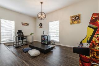 Cute home with a backyard pool - San Antonio - 7