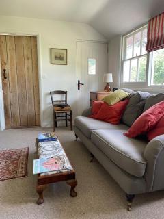 The Red Shed Entire home for 2 Private garden and parking 2 miles from Bury St Edmunds - Whepstead - 5