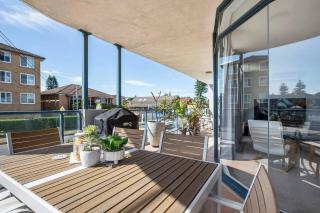 The Wellington - A Beachside Balcony Haven - Narrabeen - 3
