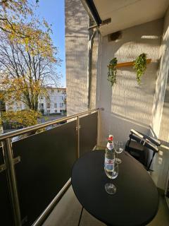 Modern Homes - Voll ausgestatte Wohnung - Balkon - Hotelbetten - 4K TV - WLAN - Moers - 5