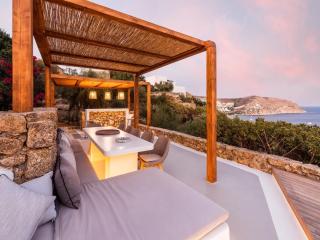 Stunning villa surrounded by lush greenery - Agrari - 4