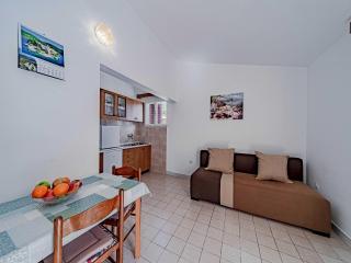 Apartments Kuzma - One-Bedroom Apartment with Balcony and Sea View - 3