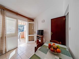 Apartments Kuzma - One-Bedroom Apartment with Balcony and Sea View - Smokvica - 9