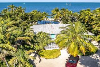 2nd Floor Duplex on Gated Bayfront Property apts - Islamorada - 2