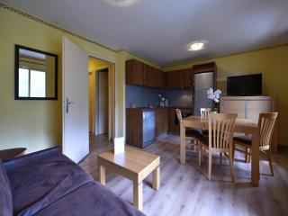 Comfortable apartment with balcony 200m from the city center - Isola 2000 - 6