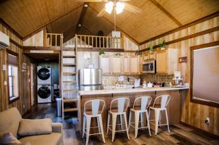 Rustic Chic Alabama Cabin w Loft Fire Pit Pet Friendly Fenced Yard Lake Guntersville - Coco Chateau - 3