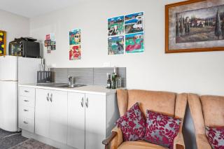 The Bach at Old Broadway - Waikuku Beach Retreat - Waikuku Beach - 5