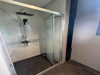 Snug holiday home on a recreational lake - Lathum - 1