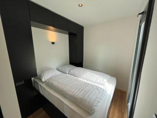 Snug holiday home on a recreational lake - Lathum - 3
