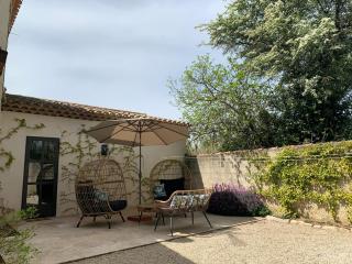 Charmant Mas à Paradou avec Piscine, Terrasse et Jardin, Près des Alpilles - FR-1-599-35 - Paradou - 3