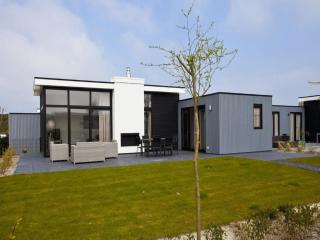 Chalet with decorative fireplace near a beach - Biddinghuizen - 0