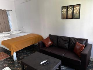 Raj Andar Guest House - Agartala - 1