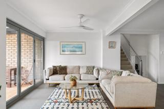 Pool and Spa on the Lakefront with Suite Studio - Killarney Vale - 7
