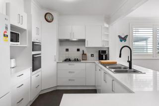 Pool and Spa on the Lakefront with Suite Studio - 3