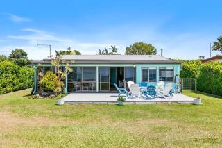 Beach Hut - Beachmere - 0