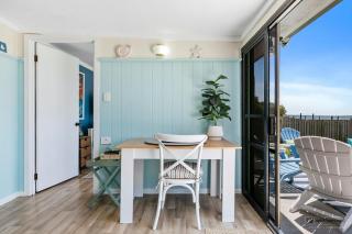 Beach Hut - Beachmere - 1