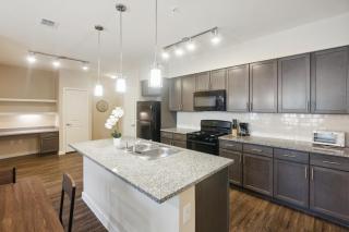 Cullen 4202 I New Construction 2bd Apt I Gated - 9