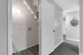 Sweetwater 7e I Beautiful 2bd Apt I Free Parking - 1
