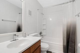 Sweetwater 7e I Beautiful 2bd Apt I Free Parking - 6