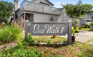 Seawalk Villa- 3 Blocks to Ocean- Pool- 5 Beds - Myrtle Beach - 6