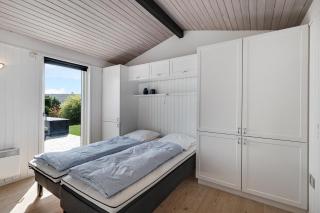 Amazing Home In Ebeltoft With 4 Bedrooms And Wifi - Ebeltoft - 2