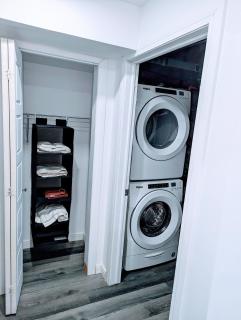Modern 2BR Duplex 3.0 GBPS internet with Parking - Kitchener - 6