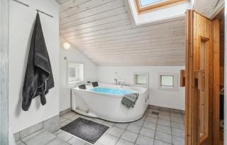 Beautiful Home In Nexø With Kitchen - Neksø - 5