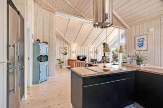A Beautiful 8-Person Holiday Home, Just A 5-Minute Walk From The Sandy Beach, - Knebel - 5