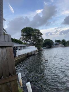 Lakefront Retreat with Pool mins from Beach and Airport - Fort Lauderdale - 6