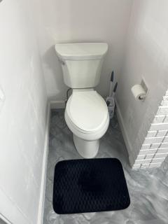 Lakefront Retreat with Pool mins from Beach and Airport - 2