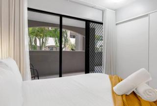 Terraces on Martyn - A Breezy Tropical Pool Retreat - Cairns North - 2