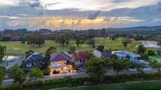 Villa Viola 7 Bedroom, Fully Staffed, on the Golf Course - 2