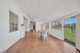 Reef Shack Beach Vibes Stroll to the beach - 3