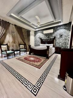 Avenue-3 Luxury & Comfort - Islamabad - 1