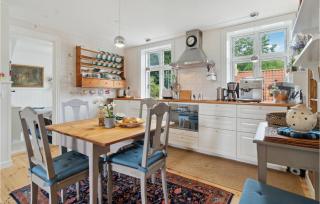 2 Bedroom Cozy Apartment In Svaneke - Svaneke - 6